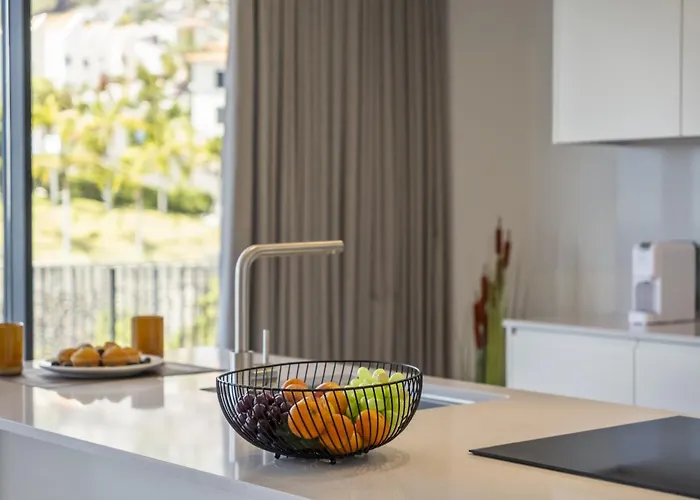 Atlantic Gem By Homie * 卡马拉-德洛布什